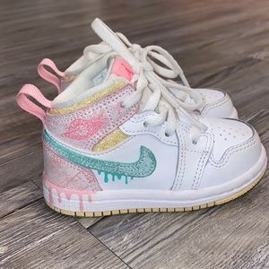 Air Jordan 1 Mid "Paint Drip" sneakers size 5c